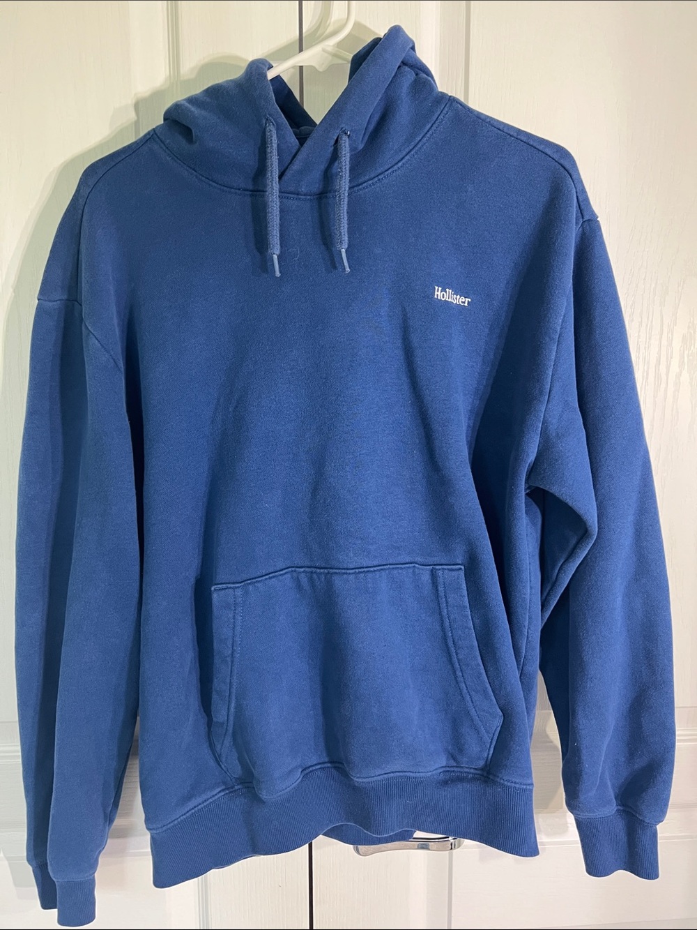 Hollister Men's Blue Pullover Hoodie with Kangaroo Pocket